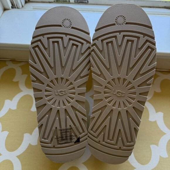 NIB UGG Women’s Tasman Slipper in Mustard Seed, US 12, from GOAT - Picture 9 of 16